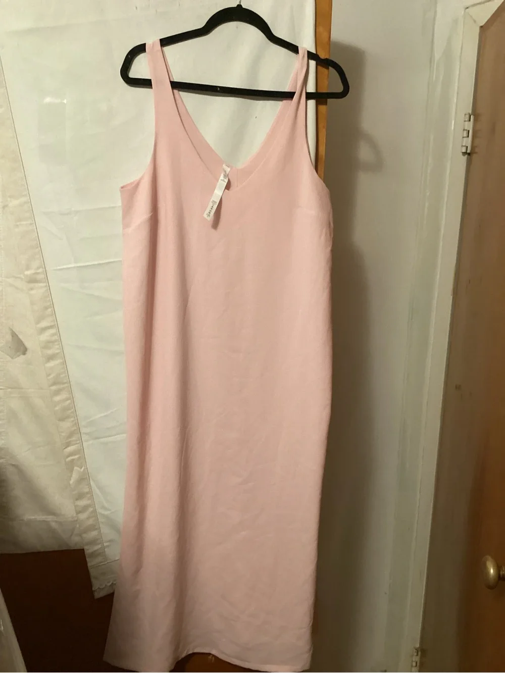 LULULEMON V neck midi dress sweat wicking easy dry  NWT SZ 10 Barbie core